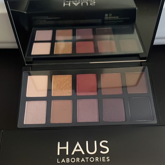 Haus laboratories palette . New in the box . - Picture 2 of 2